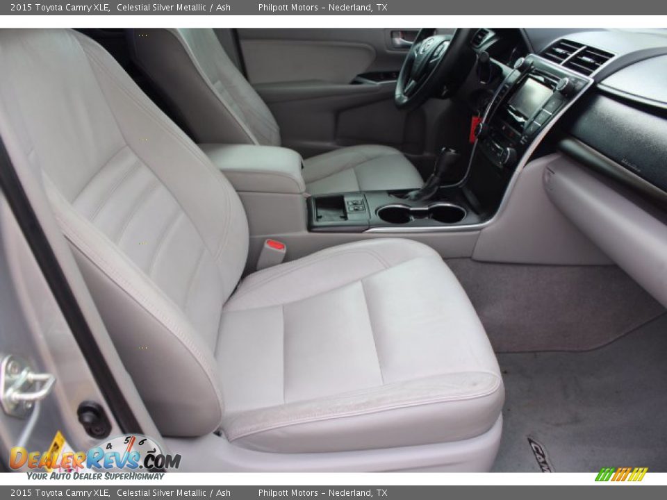 2015 Toyota Camry XLE Celestial Silver Metallic / Ash Photo #26
