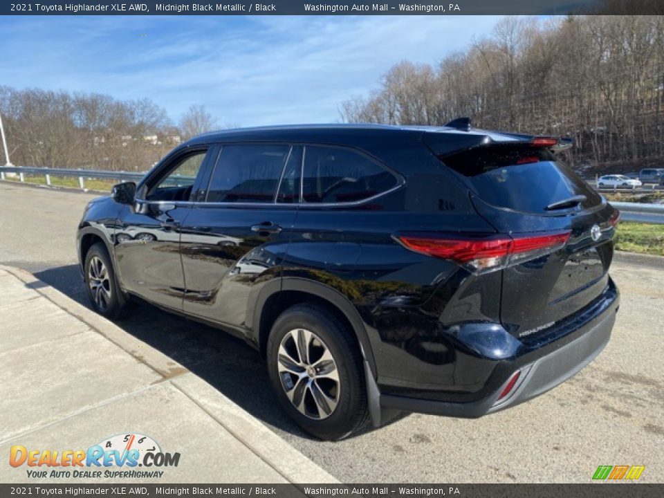 2021 Toyota Highlander XLE AWD Midnight Black Metallic / Black Photo #2