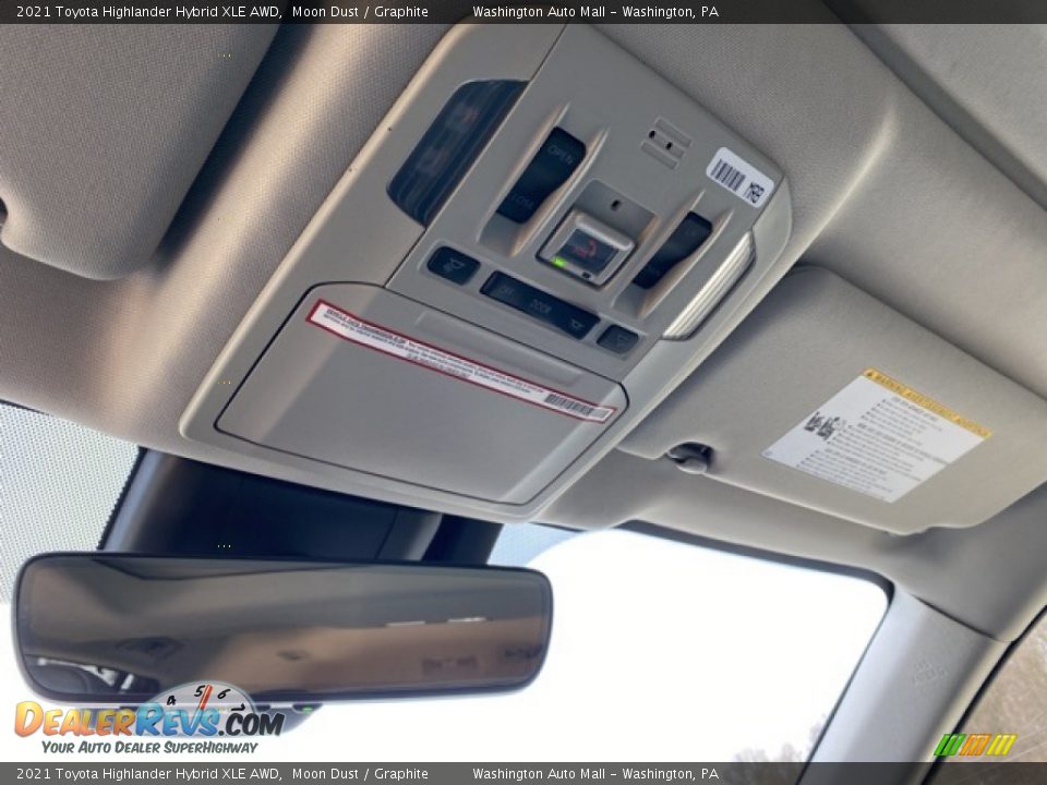 2021 Toyota Highlander Hybrid XLE AWD Moon Dust / Graphite Photo #15