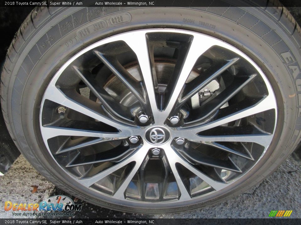 2018 Toyota Camry SE Super White / Ash Photo #7