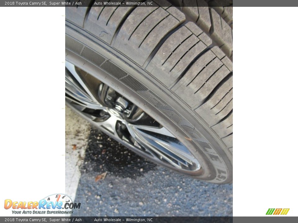 2018 Toyota Camry SE Super White / Ash Photo #8