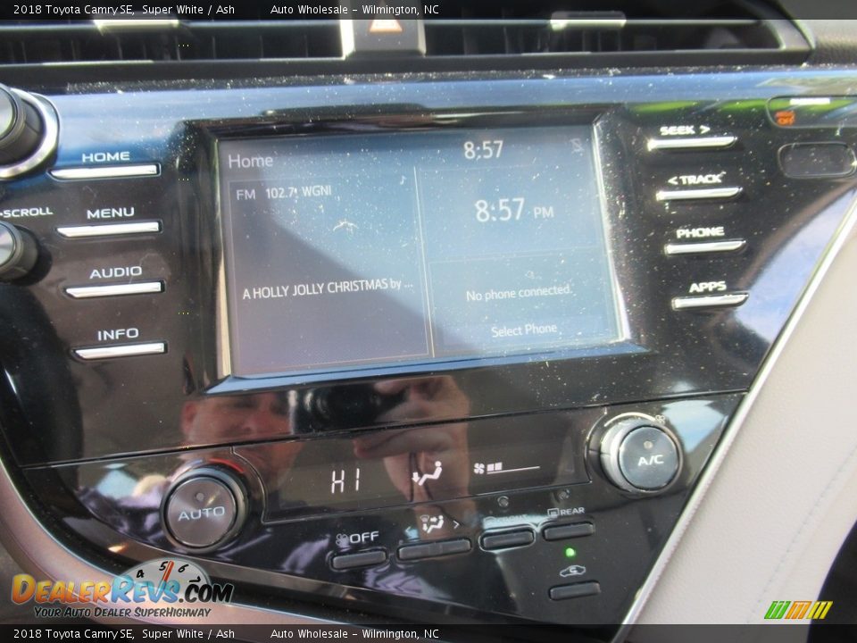 2018 Toyota Camry SE Super White / Ash Photo #16