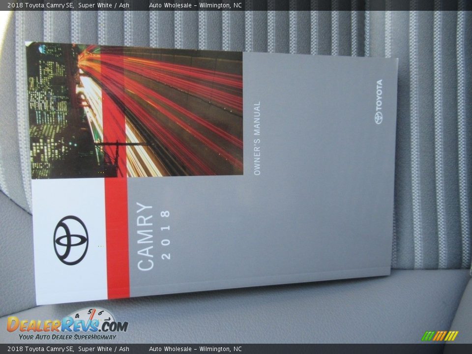 2018 Toyota Camry SE Super White / Ash Photo #19