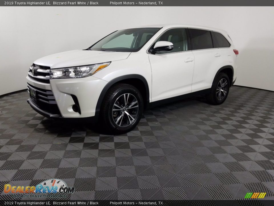 2019 Toyota Highlander LE Blizzard Pearl White / Black Photo #3