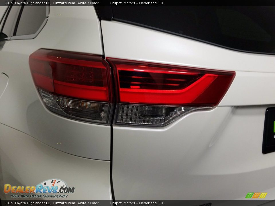 2019 Toyota Highlander LE Blizzard Pearl White / Black Photo #9