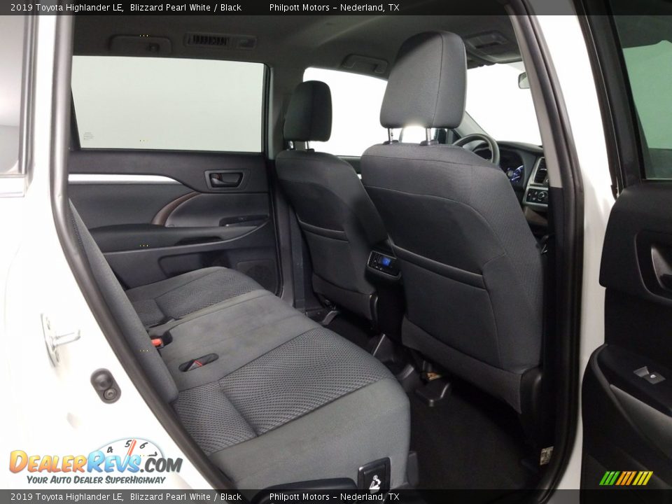2019 Toyota Highlander LE Blizzard Pearl White / Black Photo #15