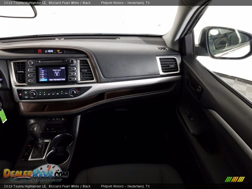 2019 Toyota Highlander LE Blizzard Pearl White / Black Photo #16