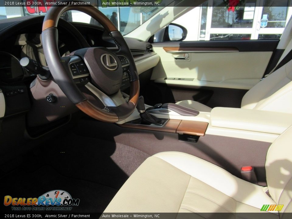 2018 Lexus ES 300h Atomic Silver / Parchment Photo #10