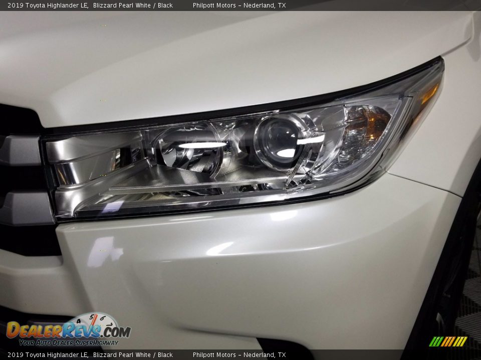 2019 Toyota Highlander LE Blizzard Pearl White / Black Photo #24