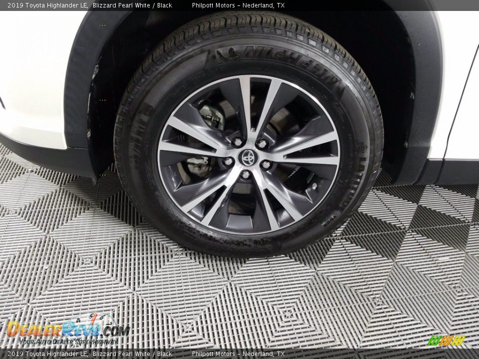 2019 Toyota Highlander LE Blizzard Pearl White / Black Photo #26