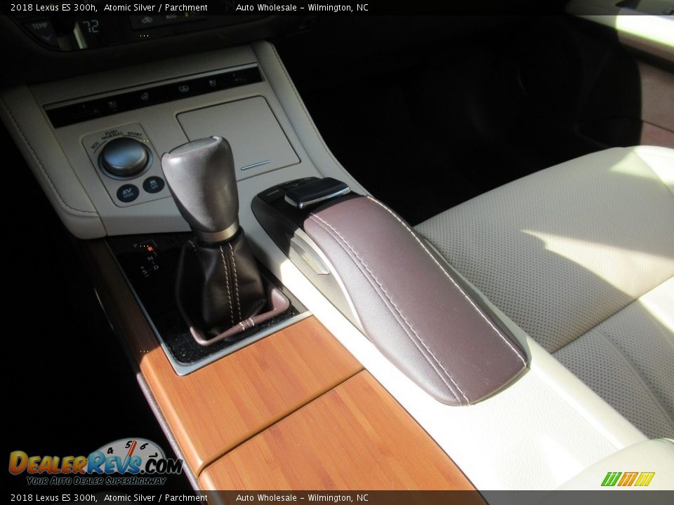 2018 Lexus ES 300h Atomic Silver / Parchment Photo #19