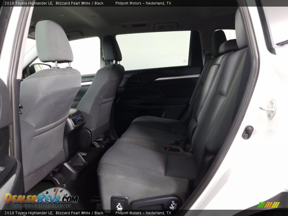 2019 Toyota Highlander LE Blizzard Pearl White / Black Photo #28