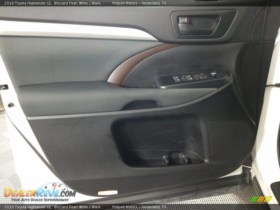 2019 Toyota Highlander LE Blizzard Pearl White / Black Photo #31