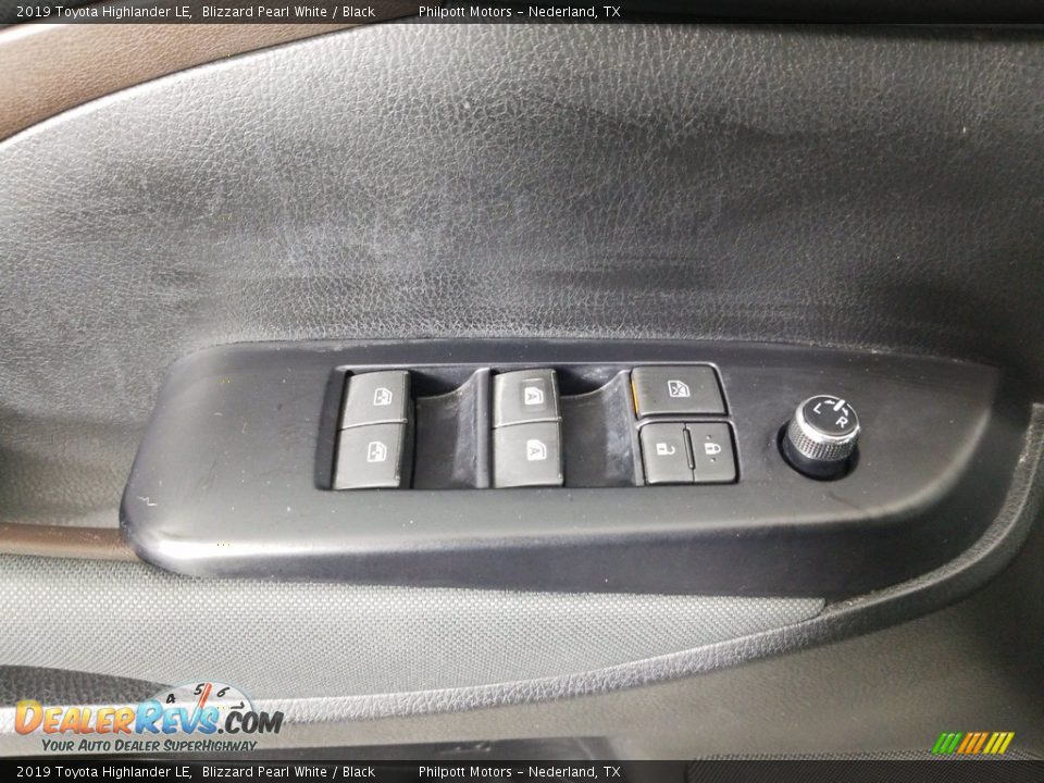 2019 Toyota Highlander LE Blizzard Pearl White / Black Photo #32