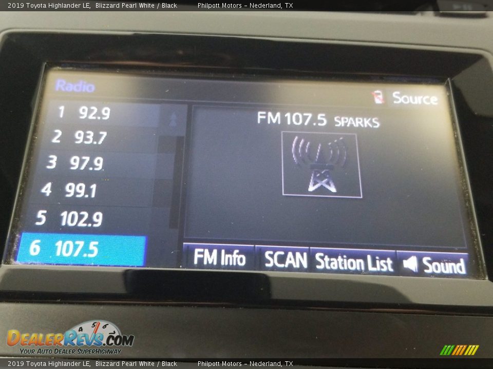 2019 Toyota Highlander LE Blizzard Pearl White / Black Photo #35
