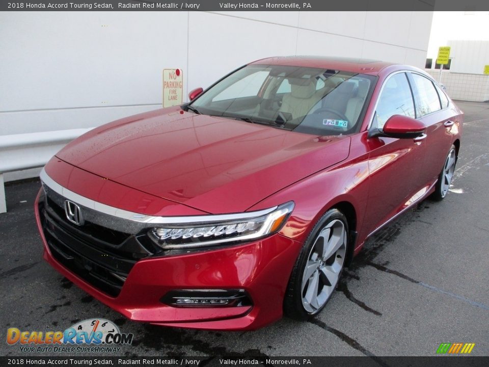 2018 Honda Accord Touring Sedan Radiant Red Metallic / Ivory Photo #9