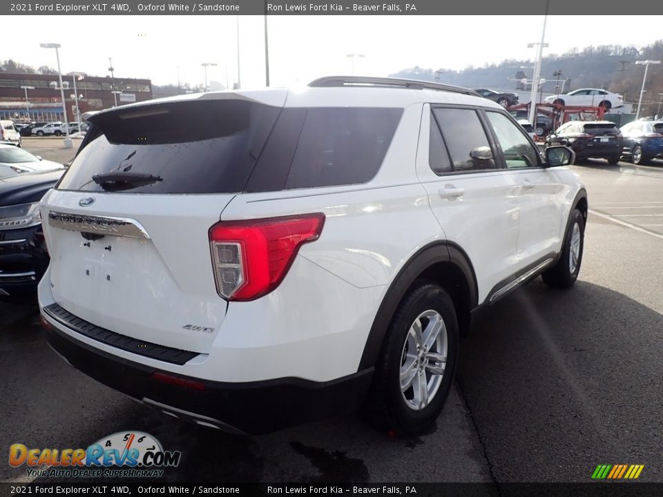 2021 Ford Explorer XLT 4WD Oxford White / Sandstone Photo #2