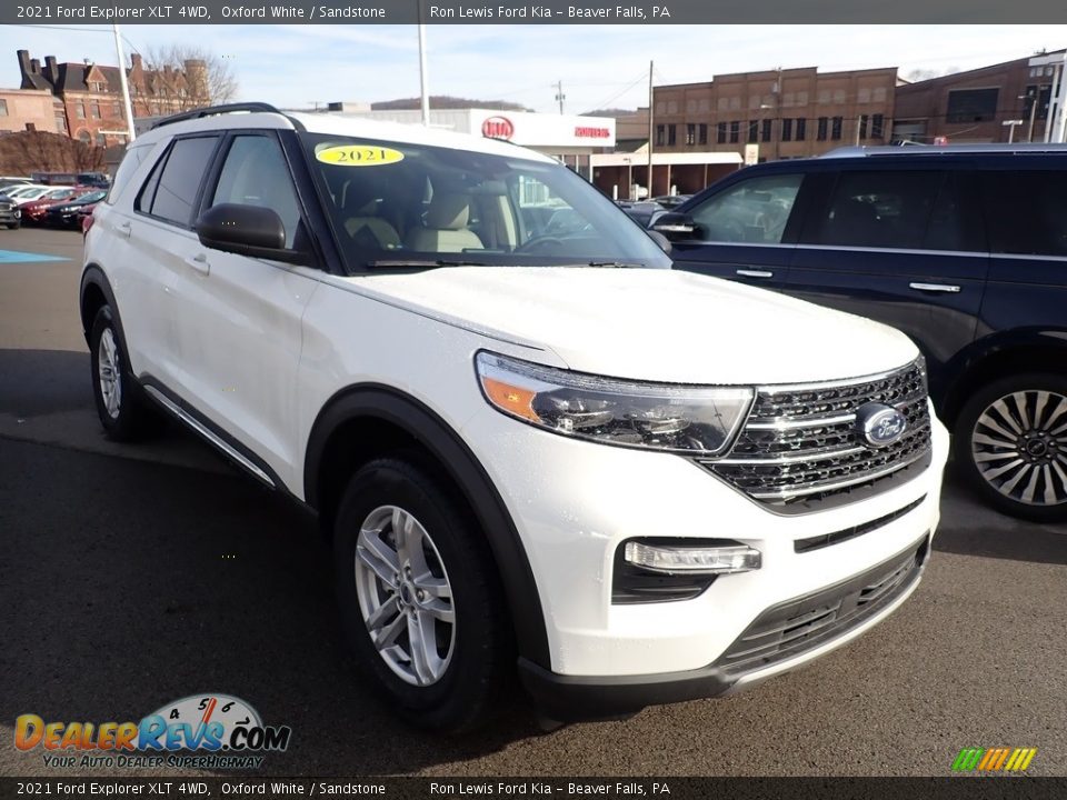 2021 Ford Explorer XLT 4WD Oxford White / Sandstone Photo #3