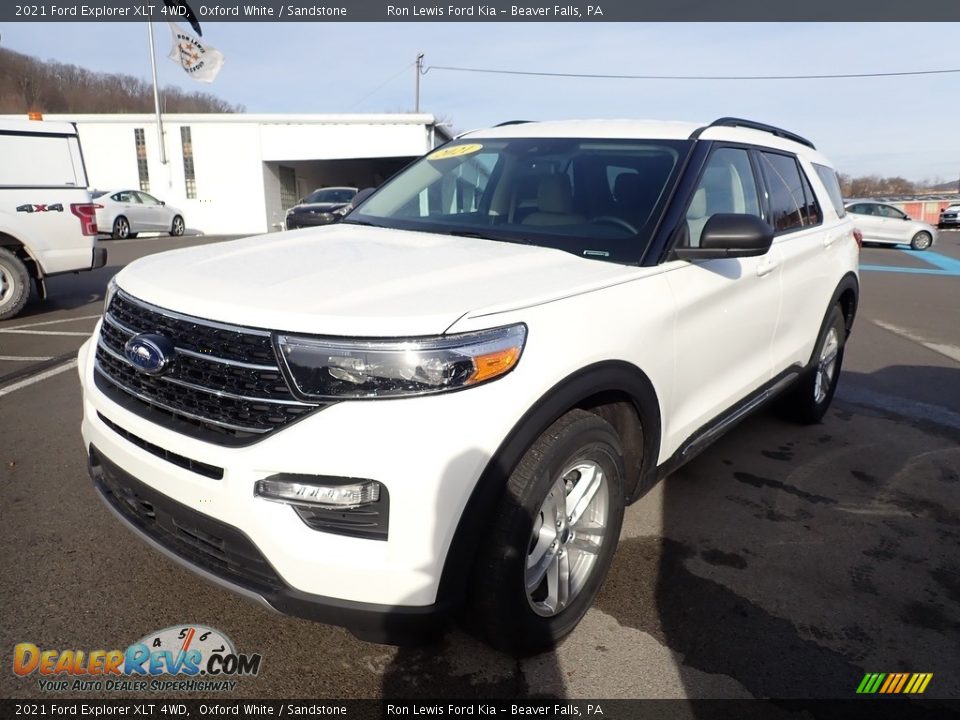 2021 Ford Explorer XLT 4WD Oxford White / Sandstone Photo #5