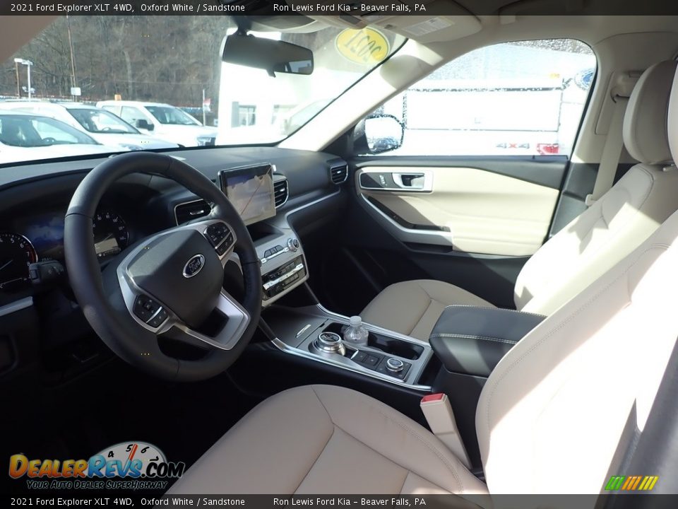 2021 Ford Explorer XLT 4WD Oxford White / Sandstone Photo #11