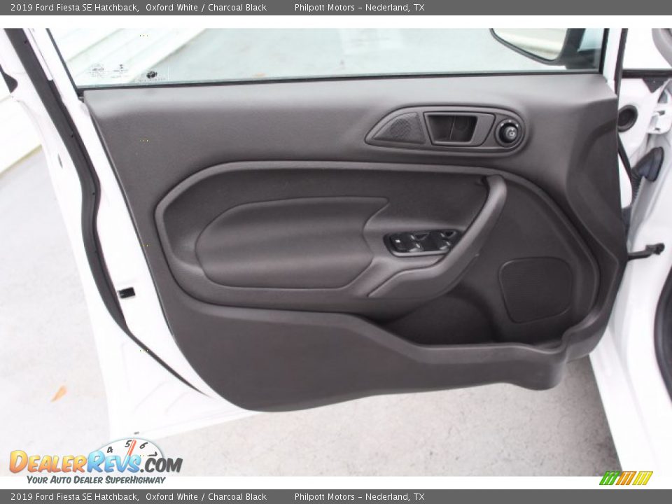 2019 Ford Fiesta SE Hatchback Oxford White / Charcoal Black Photo #10