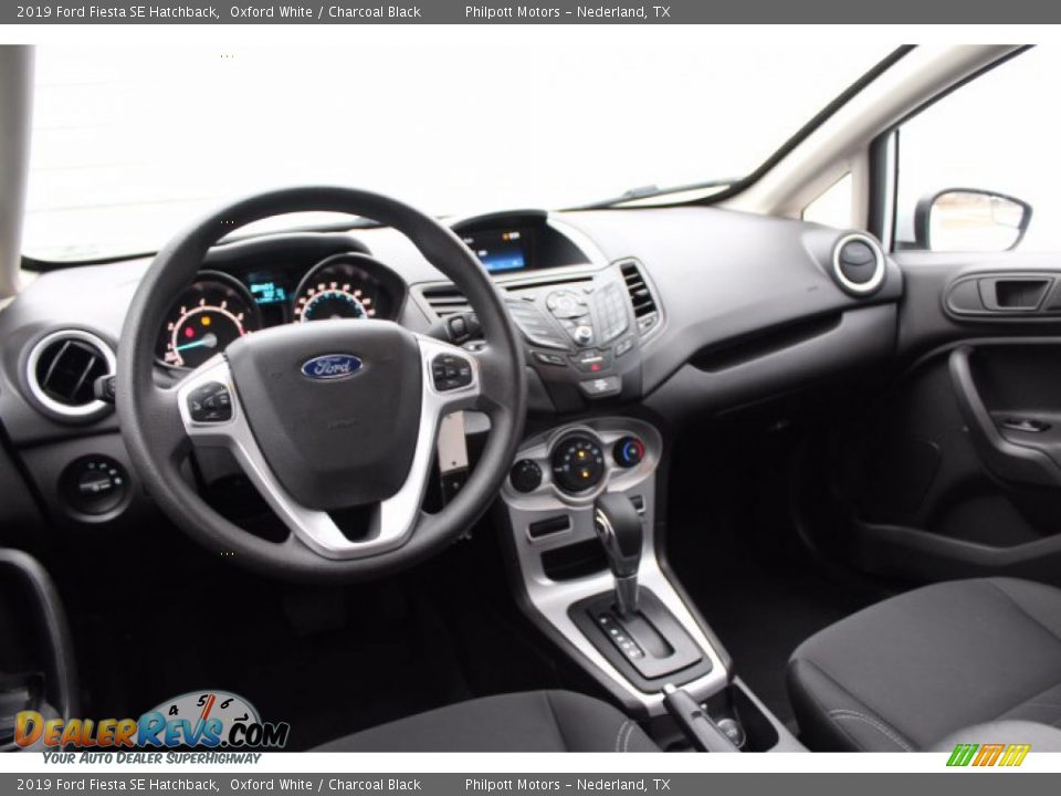 2019 Ford Fiesta SE Hatchback Oxford White / Charcoal Black Photo #21