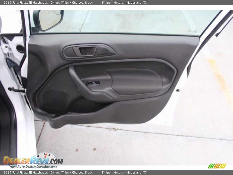 2019 Ford Fiesta SE Hatchback Oxford White / Charcoal Black Photo #26