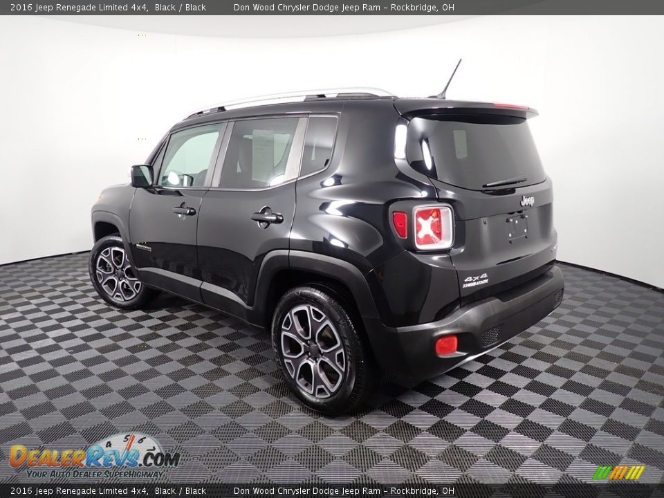 2016 Jeep Renegade Limited 4x4 Black / Black Photo #11
