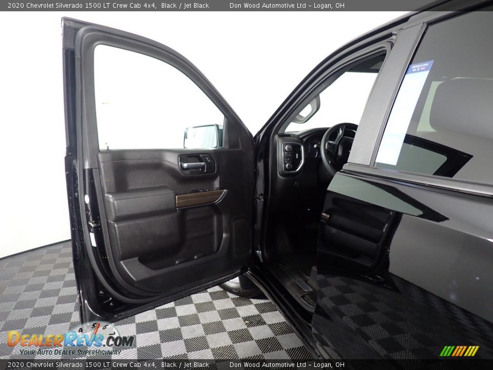 2020 Chevrolet Silverado 1500 LT Crew Cab 4x4 Black / Jet Black Photo #18