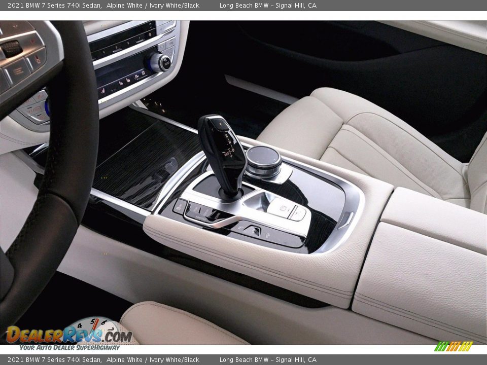 2021 BMW 7 Series 740i Sedan Alpine White / Ivory White/Black Photo #8