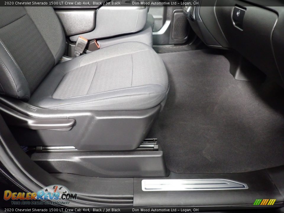 2020 Chevrolet Silverado 1500 LT Crew Cab 4x4 Black / Jet Black Photo #32