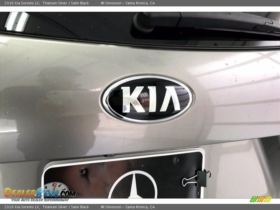 2016 Kia Sorento LX Titanium Silver / Satin Black Photo #7