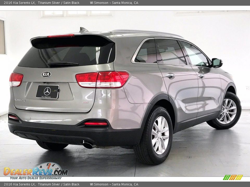 2016 Kia Sorento LX Titanium Silver / Satin Black Photo #13