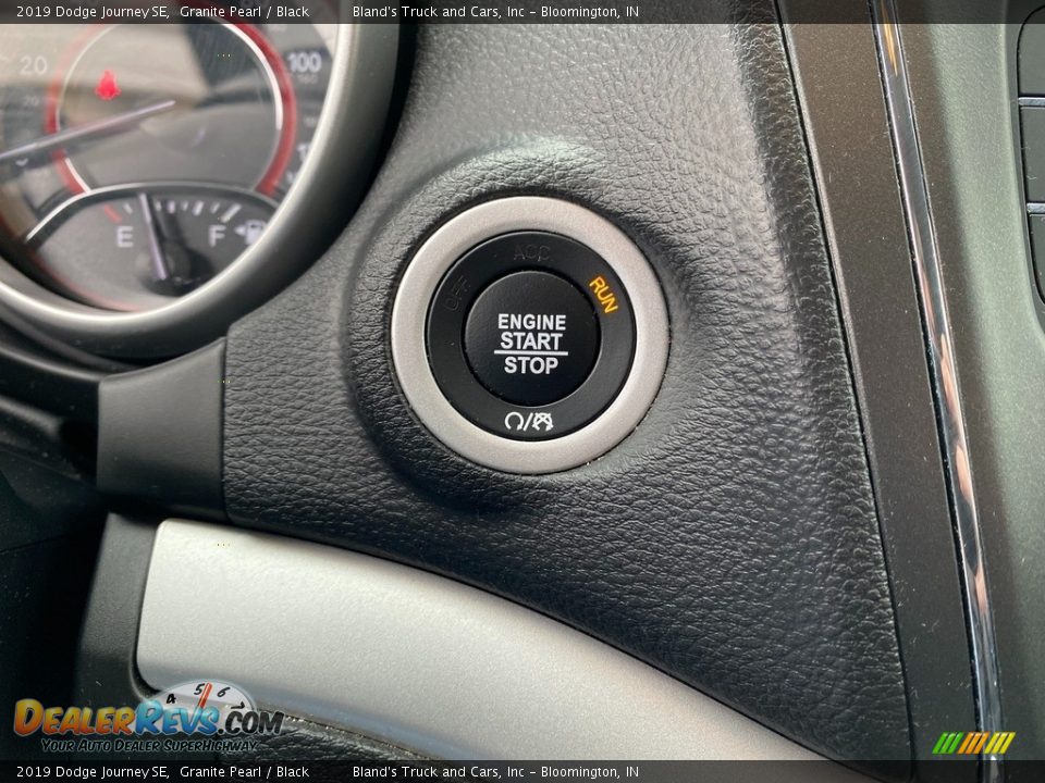 2019 Dodge Journey SE Granite Pearl / Black Photo #20