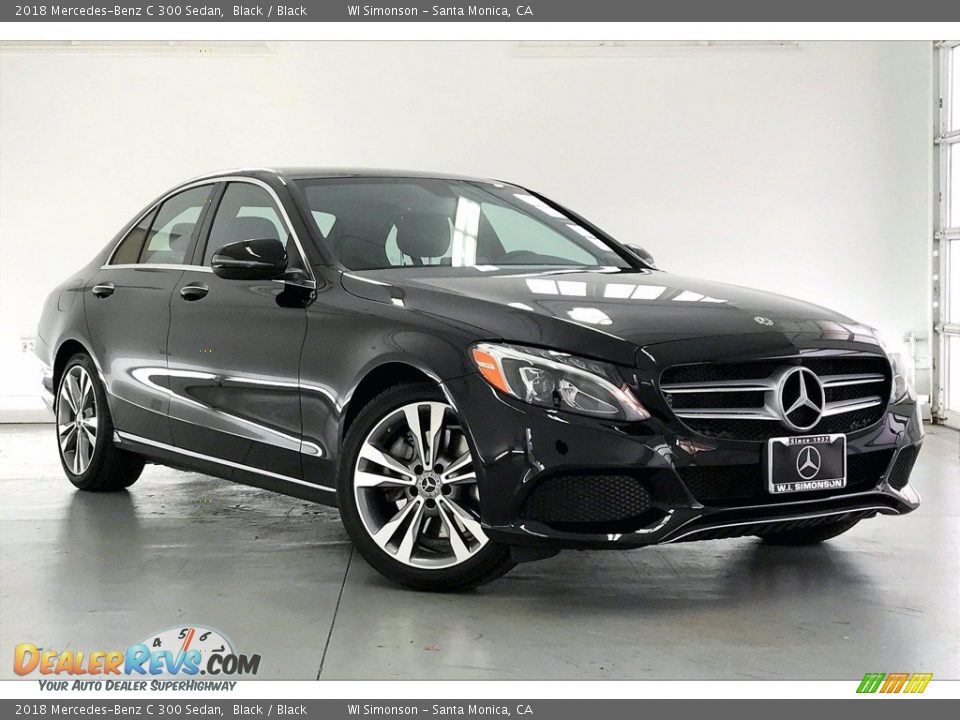 Front 3/4 View of 2018 Mercedes-Benz C 300 Sedan Photo #34