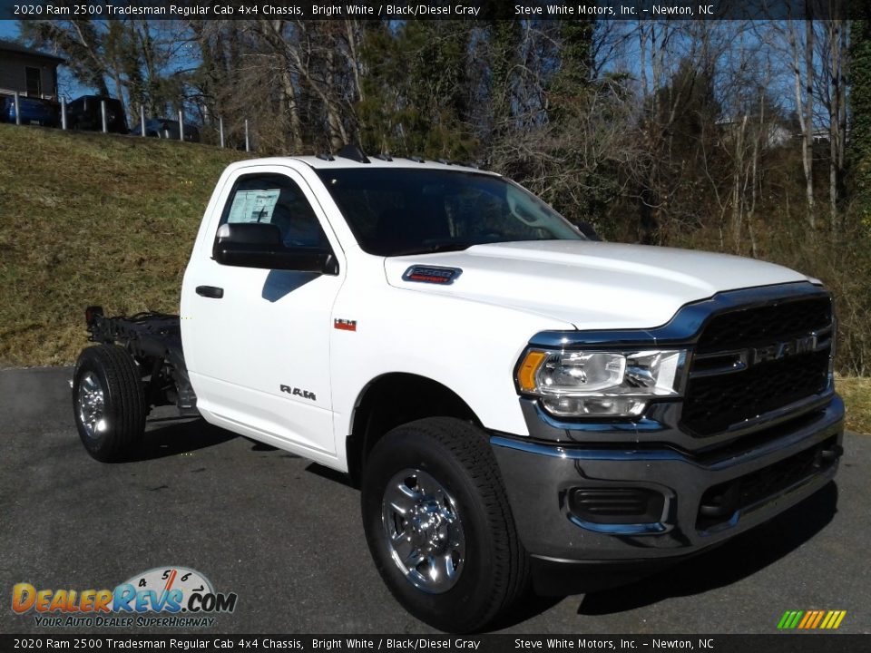 Front 3/4 View of 2020 Ram 2500 Tradesman Regular Cab 4x4 Chassis Photo #4