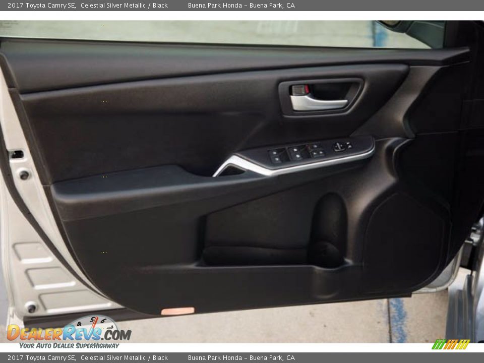 2017 Toyota Camry SE Celestial Silver Metallic / Black Photo #26