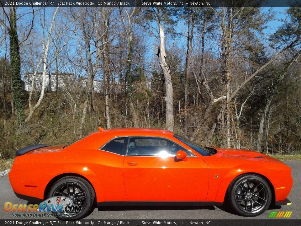 Go Mango 2021 Dodge Challenger R/T Scat Pack Widebody Photo #5