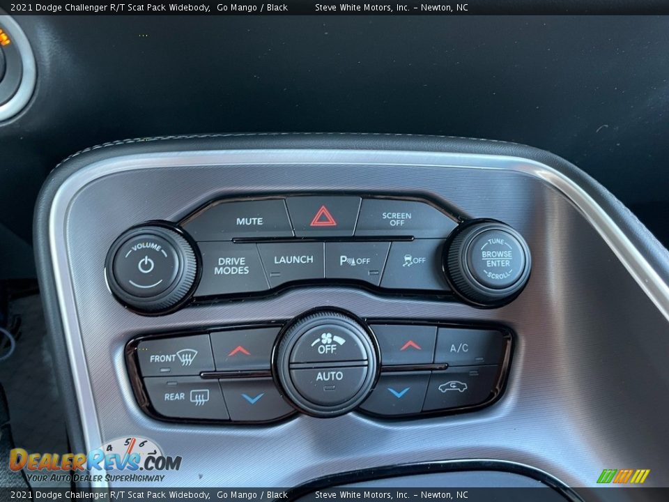 Controls of 2021 Dodge Challenger R/T Scat Pack Widebody Photo #22