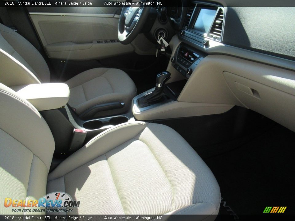 2018 Hyundai Elantra SEL Mineral Beige / Beige Photo #12