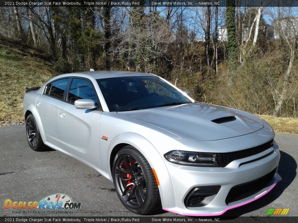 Front 3/4 View of 2021 Dodge Charger Scat Pack Widebody Photo #4
