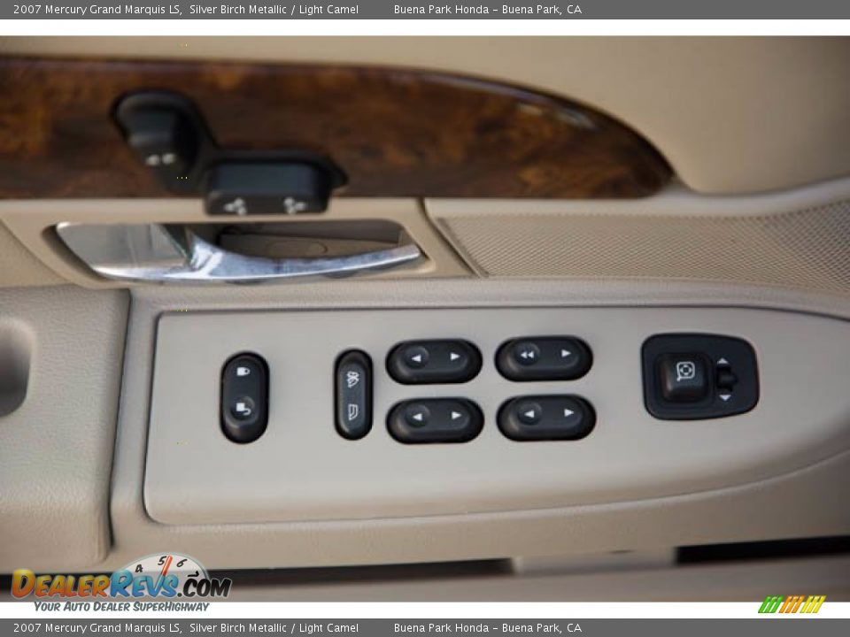 Door Panel of 2007 Mercury Grand Marquis LS Photo #25