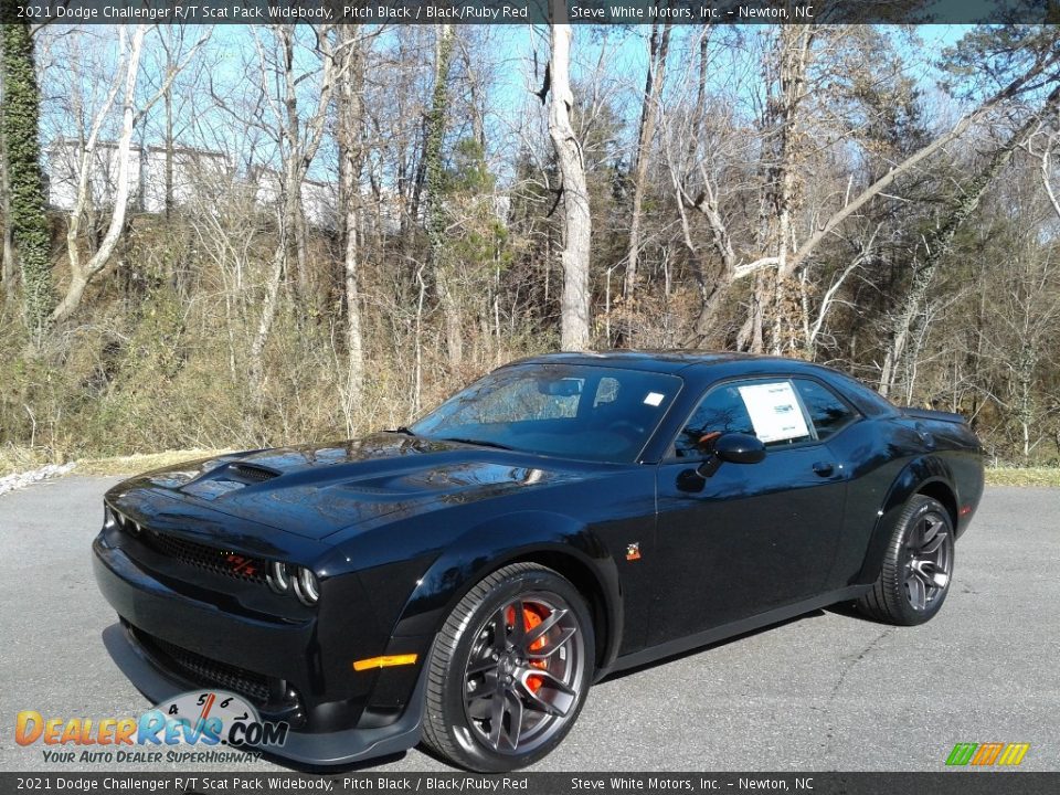 Front 3/4 View of 2021 Dodge Challenger R/T Scat Pack Widebody Photo #2