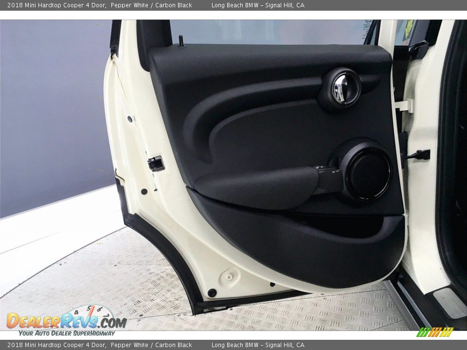 2018 Mini Hardtop Cooper 4 Door Pepper White / Carbon Black Photo #25