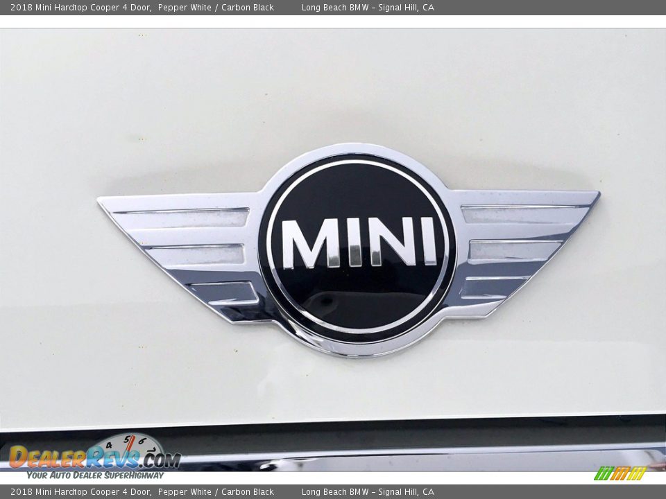 2018 Mini Hardtop Cooper 4 Door Pepper White / Carbon Black Photo #33