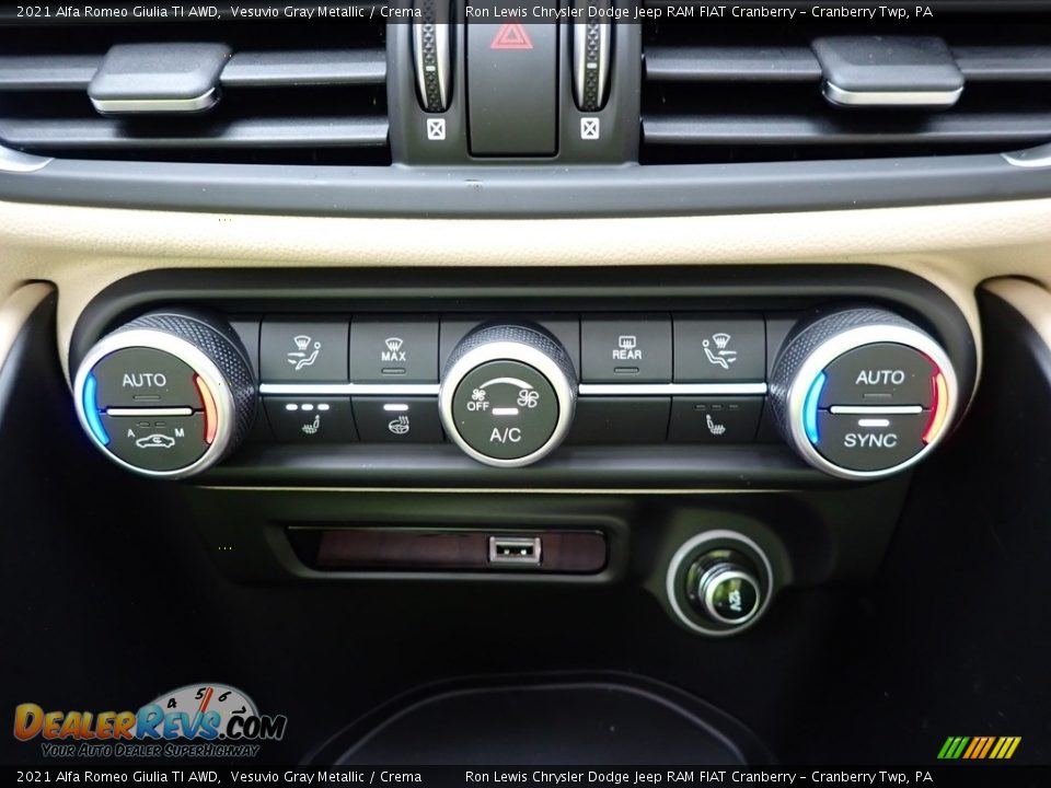 Controls of 2021 Alfa Romeo Giulia TI AWD Photo #18