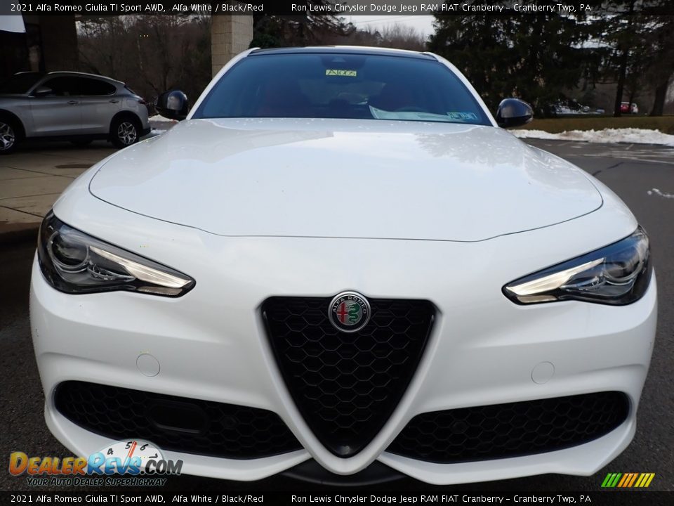 2021 Alfa Romeo Giulia TI Sport AWD Alfa White / Black/Red Photo #2