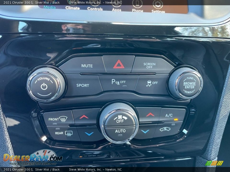 Controls of 2021 Chrysler 300 S Photo #24