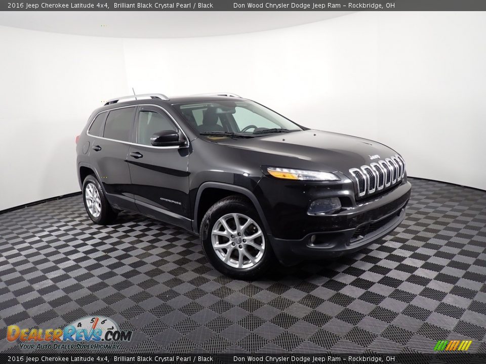 2016 Jeep Cherokee Latitude 4x4 Brilliant Black Crystal Pearl / Black Photo #3