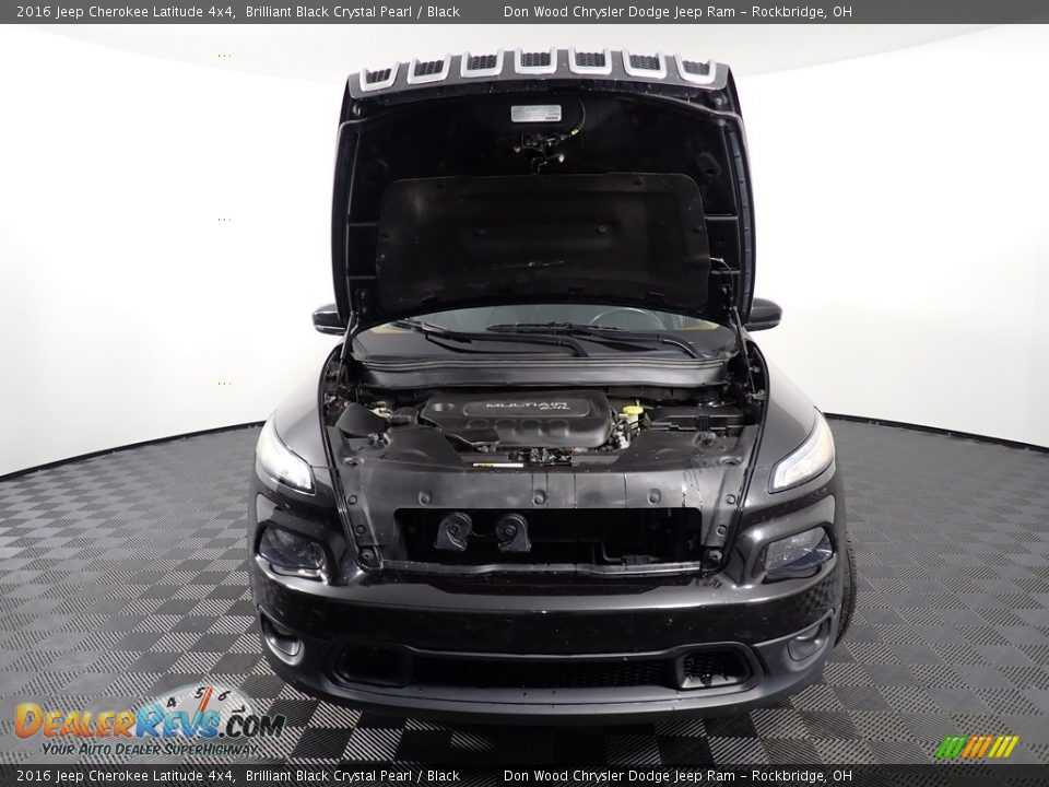 2016 Jeep Cherokee Latitude 4x4 Brilliant Black Crystal Pearl / Black Photo #6